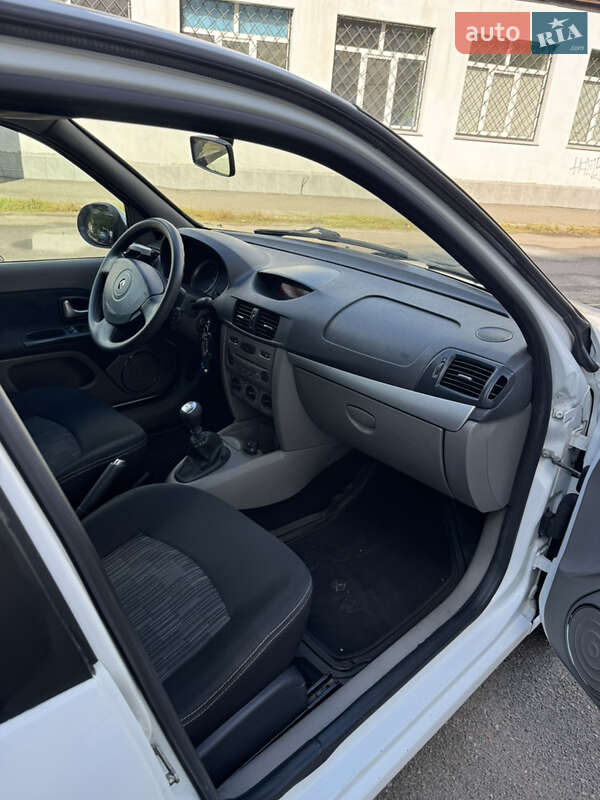 Седан Renault Symbol 2010 в Києві