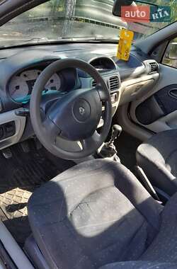 Седан Renault Symbol 2004 в 
