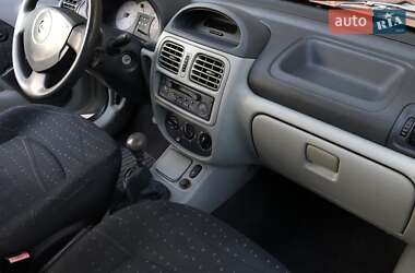 Седан Renault Symbol 2002 в 