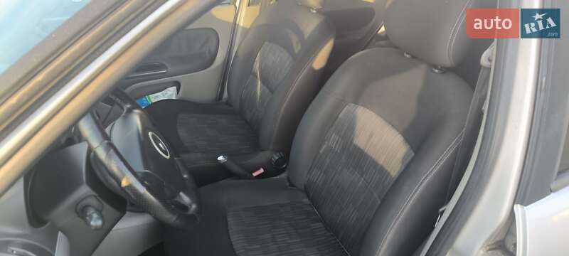 Седан Renault Symbol 2010 в Коцюбинском фото 41 Седан Renault Symbol 2010 в Коцюбинском