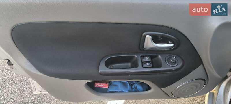 Седан Renault Symbol 2010 в Коцюбинском фото 51 Седан Renault Symbol 2010 в Коцюбинском