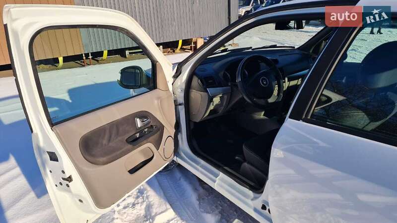 Седан Renault Symbol 2010 в Киеве