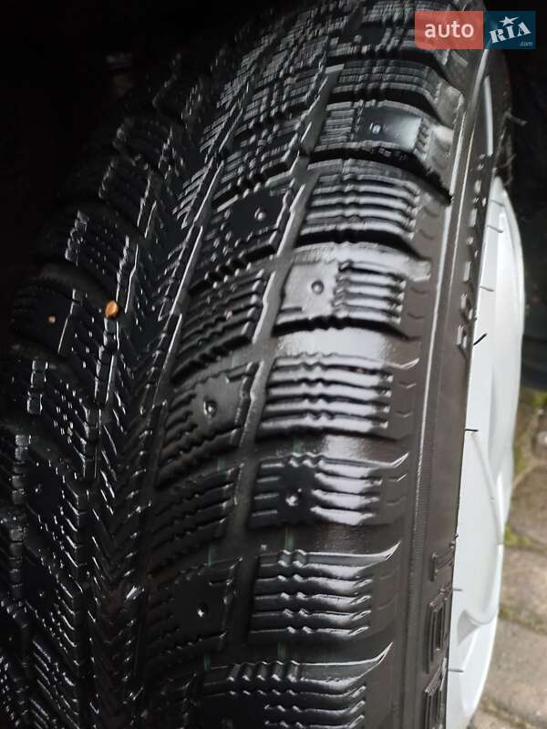 Седан Renault Symbol 2004 в Ивано-Франковске