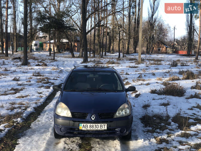 Седан Renault Symbol 2004 в Києві