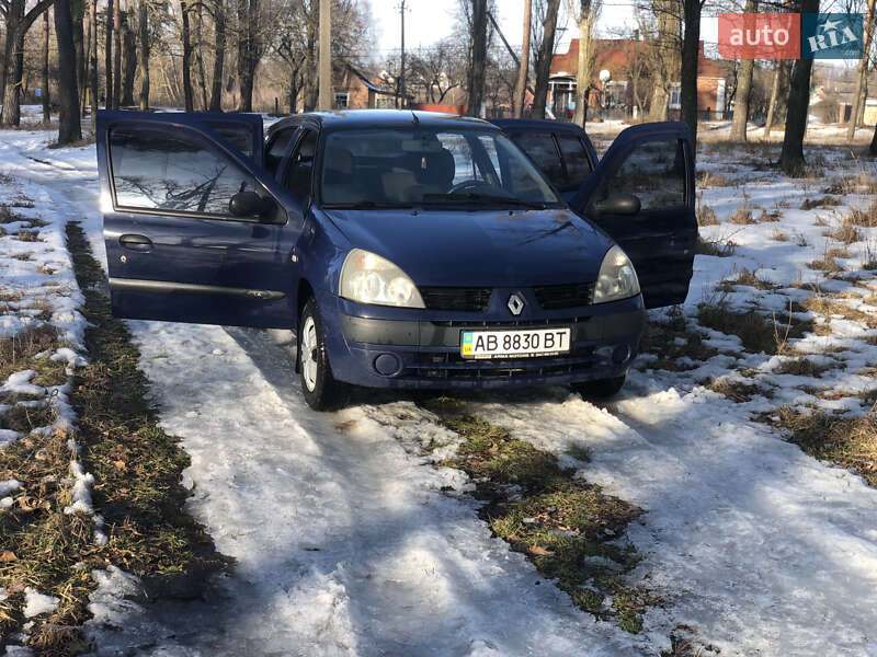 Седан Renault Symbol 2004 в Києві
