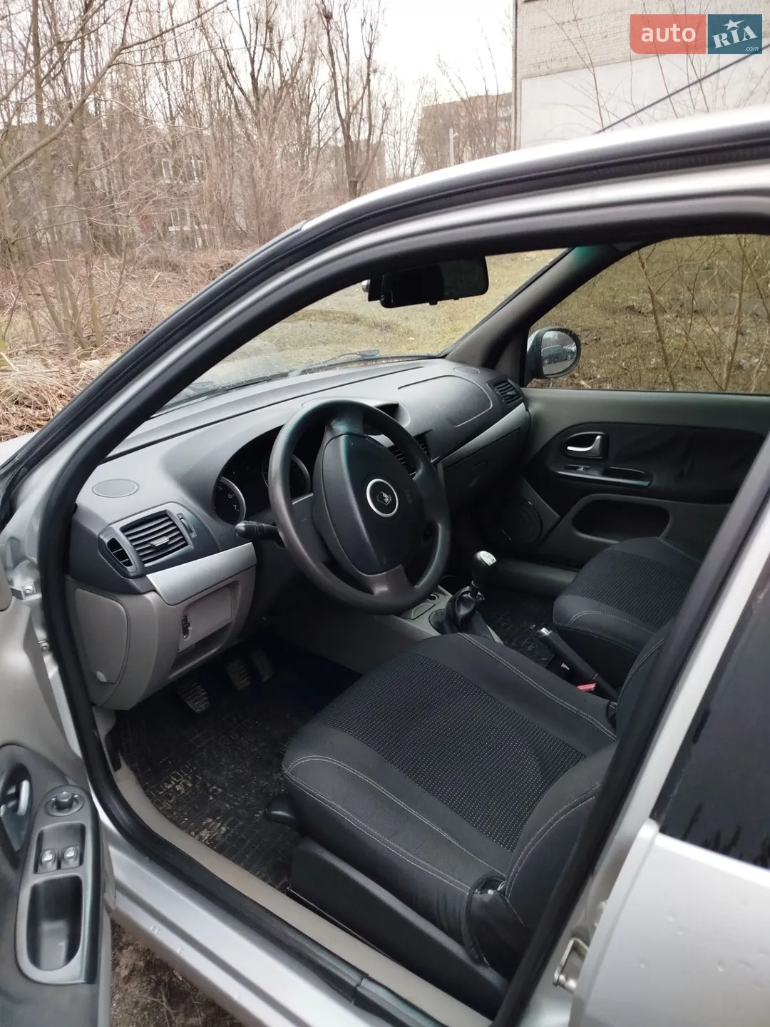 2010 Renault Symbol - мініатюра 8