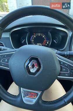 Седан Renault Talisman 2016 в 