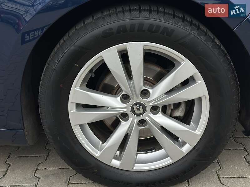 Універсал Renault Talisman 2016 в Чернівцях