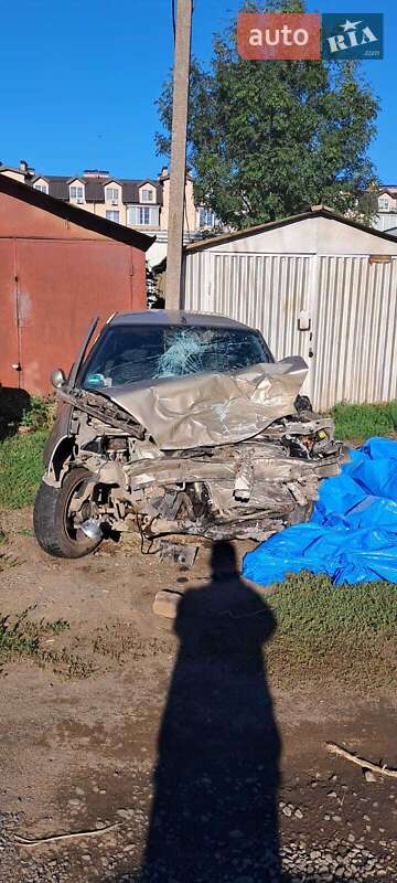 Седан Renault Thalia 2008 в Ужгороде