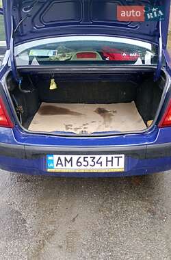 Седан Renault Thalia 2004 в 