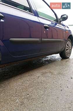 Седан Renault Thalia 2004 в 