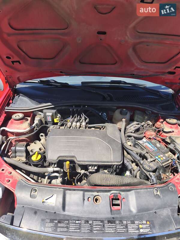 Седан Renault Thalia 2012 в Долині