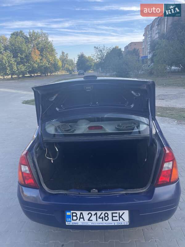 Седан Renault Thalia 2001 в Ватутино