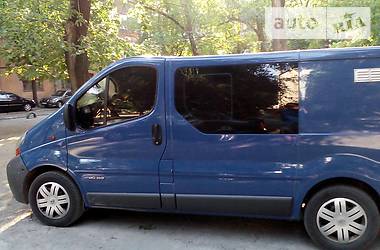 Вантажопасажирський фургон Renault Trafic 2006 в 