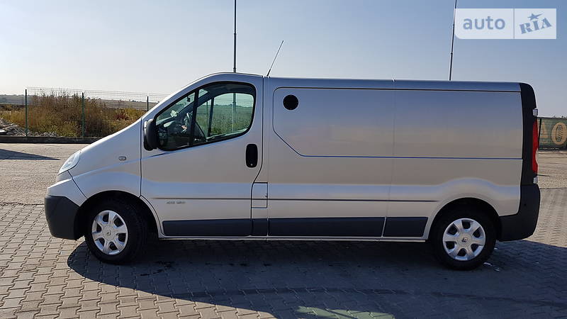 Грузопассажирский фургон Renault Trafic 2012 в Черновцах