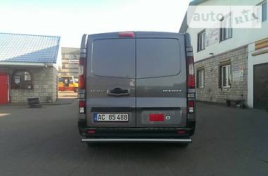 Грузопассажирский фургон Renault Trafic 2015 в Ровно