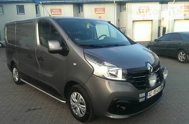 Грузопассажирский фургон Renault Trafic 2015 в Ровно