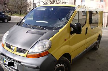 Грузопассажирский фургон Renault Trafic 2005 в Луцке