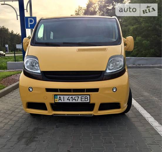 Вантажопасажирський фургон Renault Trafic 2006 в Києві