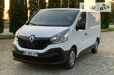 Грузопассажирский фургон Renault Trafic 2015 в Дубно