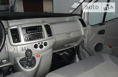 Вантажопасажирський фургон Renault Trafic 2009 в 