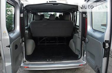 Вантажопасажирський фургон Renault Trafic 2009 в 