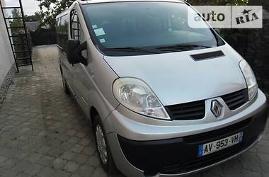 Вантажопасажирський фургон Renault Trafic 2009 в 