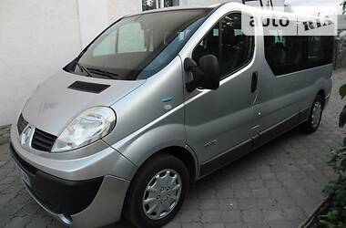 Вантажопасажирський фургон Renault Trafic 2009 в 