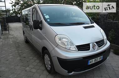 Вантажопасажирський фургон Renault Trafic 2009 в 