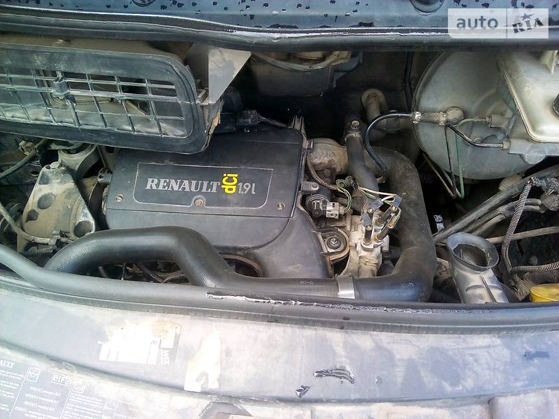 Мінівен Renault Trafic 2002 в Вараші