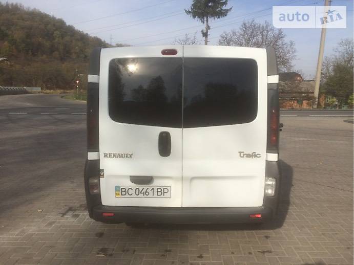 Мінівен Renault Trafic 2004 в Вижниці