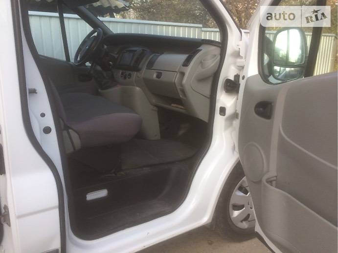 Мінівен Renault Trafic 2004 в Вижниці