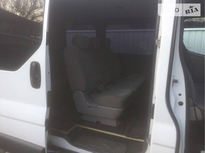 Мінівен Renault Trafic 2004 в Вижниці