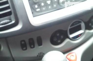 Вантажопасажирський фургон Renault Trafic 2014 в 