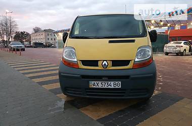 Вантажопасажирський фургон Renault Trafic 2006 в Полтаві