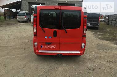 Вантажопасажирський фургон Renault Trafic 2011 в 