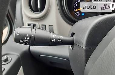 Вантажопасажирський фургон Renault Trafic 2015 в 