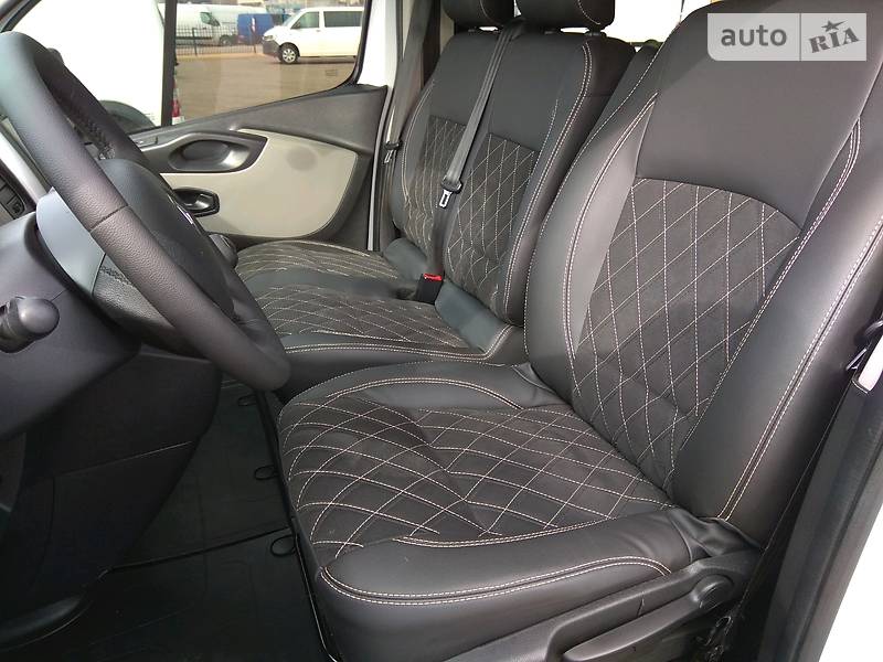 Вантажопасажирський фургон Renault Trafic 2016 в Бердичеві