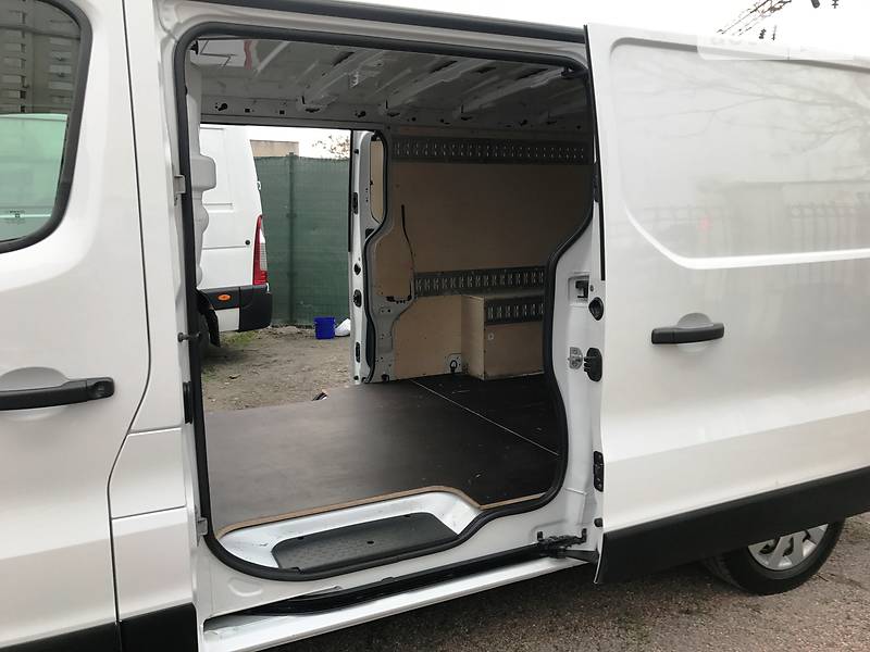 Вантажопасажирський фургон Renault Trafic 2015 в Одесі фото 8 Вантажопасажирський фургон Renault Trafic 2015 в Одесі