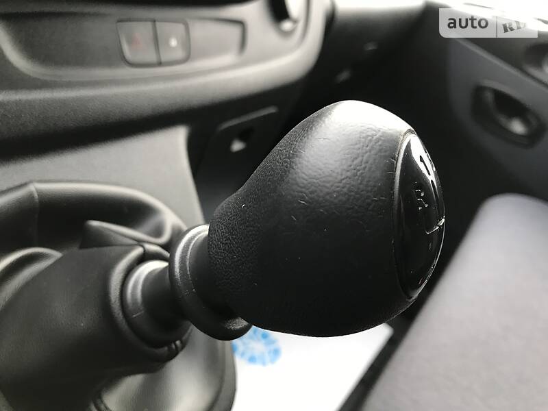 Вантажопасажирський фургон Renault Trafic 2015 в Одесі фото 25 Вантажопасажирський фургон Renault Trafic 2015 в Одесі