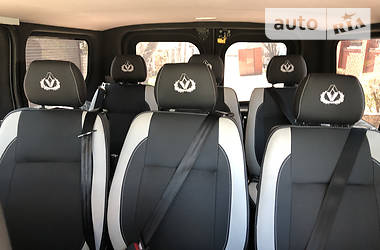 Вантажопасажирський фургон Renault Trafic 2017 в 