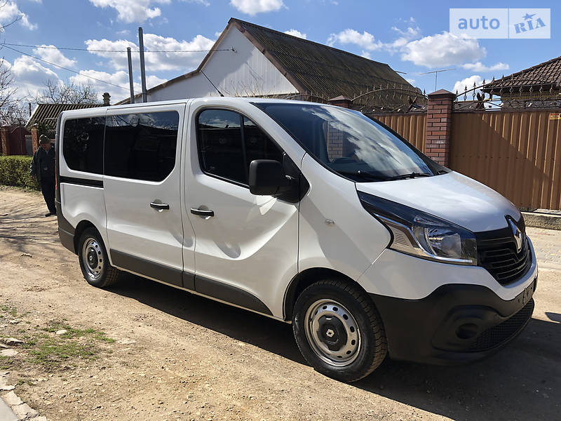 Вантажопасажирський фургон Renault Trafic 2017 в 