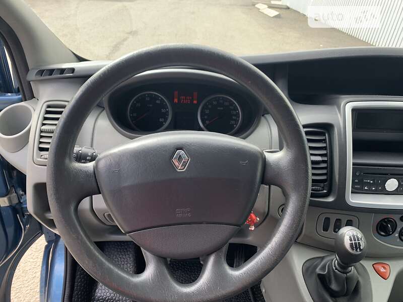 Мінівен Renault Trafic 2011 в Луцьку