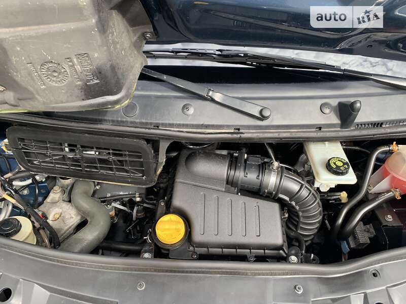 Мінівен Renault Trafic 2011 в Луцьку