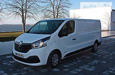 Вантажопасажирський фургон Renault Trafic 2016 в 