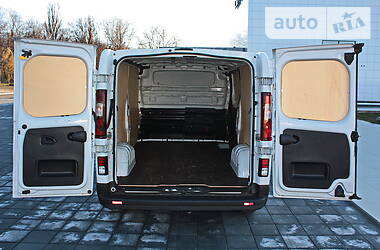 Вантажопасажирський фургон Renault Trafic 2016 в 