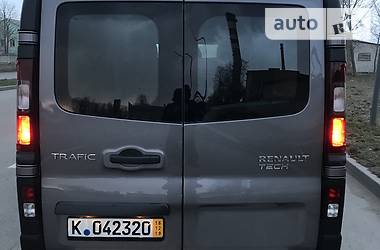 Вантажопасажирський фургон Renault Trafic 2015 в 