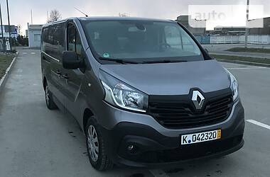 Вантажопасажирський фургон Renault Trafic 2015 в 