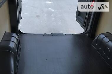 Вантажопасажирський фургон Renault Trafic 2015 в 