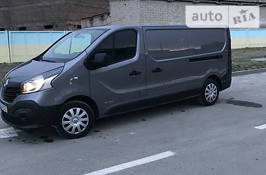 Вантажопасажирський фургон Renault Trafic 2015 в 